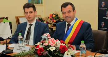 Bogdan Moșescu pretinde moralitate și transparență. Declarațiile lui de avere arată că e un mincinos mos