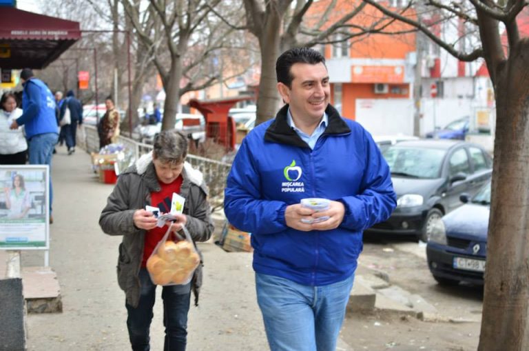 După ce a uitat luni de zile de Constanța, opoziția locală a împărțit mărțișoare și ghiocei