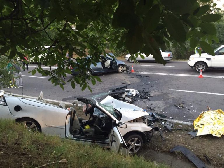 Accident groaznic la 23 August cu cinci morți