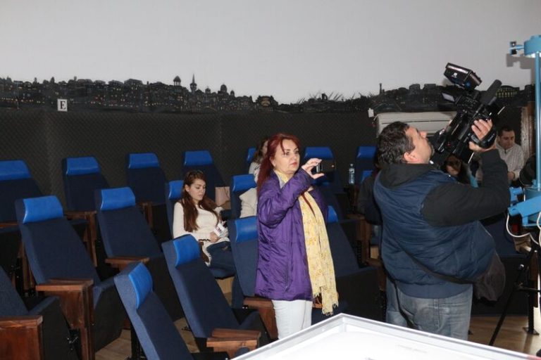 Doar trei lei pentru o vizită la Planetariu, pentru elevi