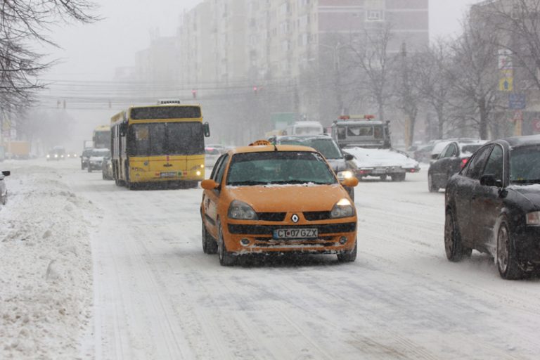 Primăria Constanța a cerut curățarea tuturor bulevardelor până la ora 16