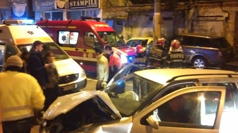 Accident violent pe strada Mihai Viteazu