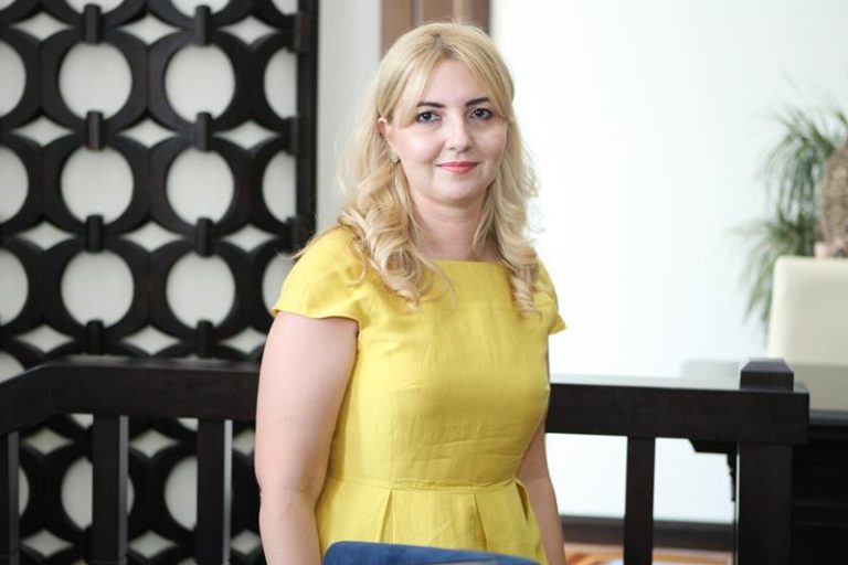 Cum s-a făcut de râs Raluca Trandafir, în plenul Consiliului Local