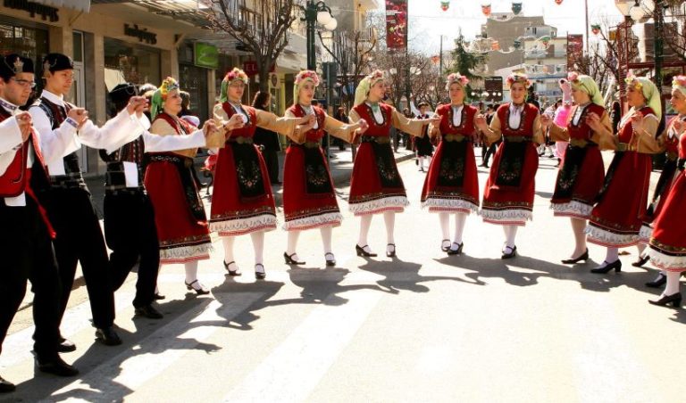 Comunitatea elenă pregătește evenimentul anului, în Constanța. Cel mai mare dans grecesc din istorie, pe plaja Modern