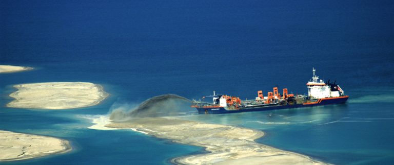 Țeapa Van Ooord din ce în ce mai vizibilă. Falimentul olandezilor cerut de încă un participant la lărgirea plajelor din Constanța