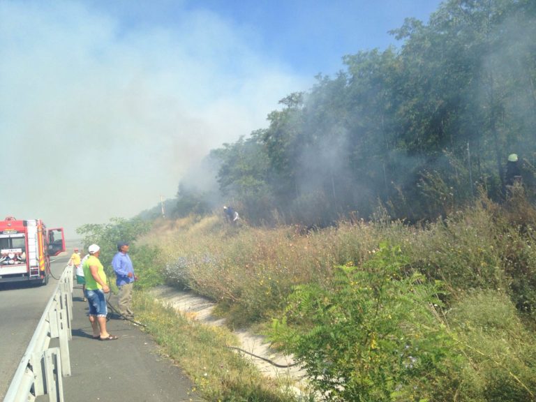 Voluntarii din Peștera au stins un incendiu înainte ca ISU să ajungă