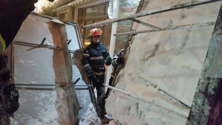 Un panou a căzut peste un bărbat la restaurantul Marco Polo