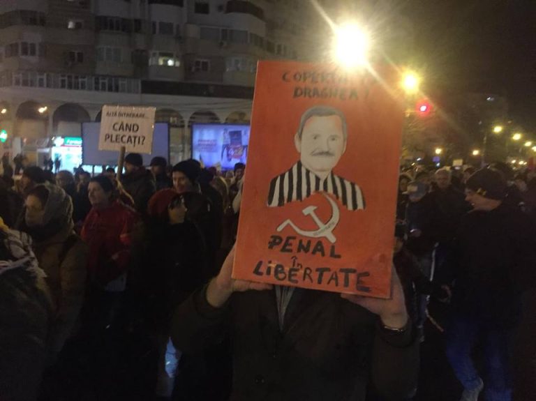Peste 5000 de constănțeni protestează în stradă