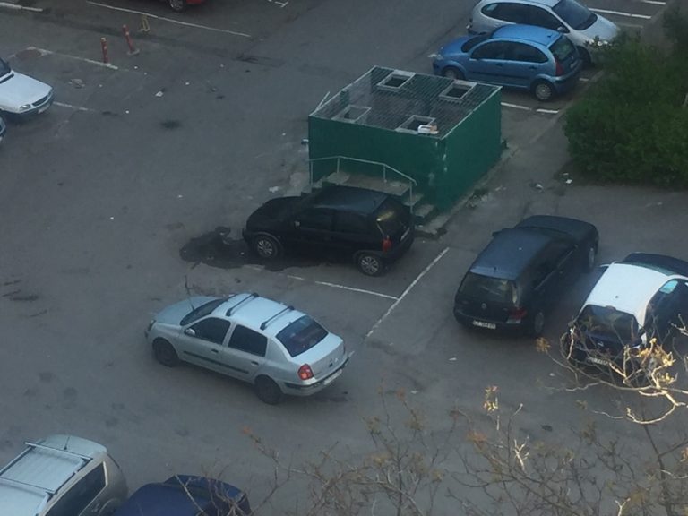 Angajații Polaris iau pe sus mașinile care le încurcă drumul prin cartierele Constanței