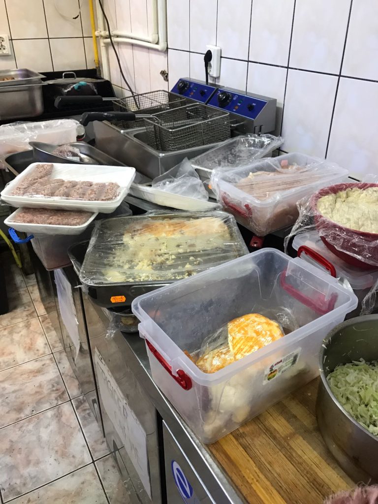 Control CJPC în Mamaia. Mizerie, chimicale și un restaurant în care mâncai resturile altor clienți