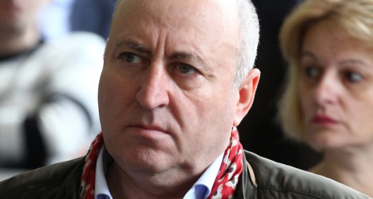 Clienții spălătoriei Trompy, întâmpinați astăzi cu porții de fasole