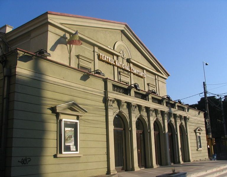 Teatrul de Stat Constanța se vrea ”alternativă la striptease masculin”