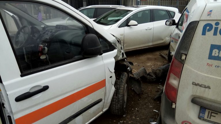 Ambulanță implicată într-un accident rutier la Cumpăna
