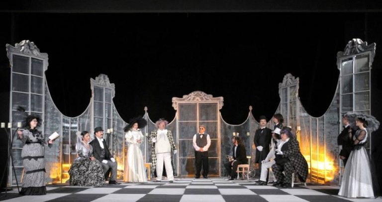 Georgiana Rusu este ”Cea mai frumoasă soție” în acest weekend, la Teatrul de Stat