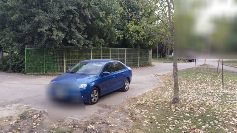 Mașini lăsate cu zilele în locuri nepermise. Ploaie de amenzi din partea polițiștilor locali