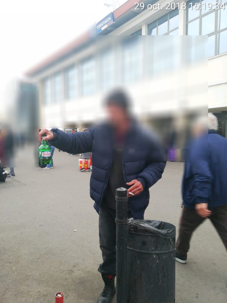 Constănțenii, învățați cu biciul de polițiștii locali să păstreze curățenia