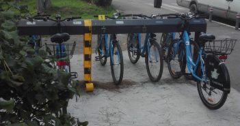 Persoane necunoscute au vandalizat stațiile de biciclete biciclete vandalizate (7)