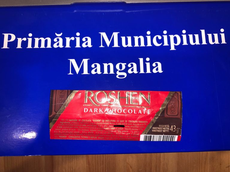 Scandal la Mangalia. Primăria a oferit ciocolată cu alcool copiilor