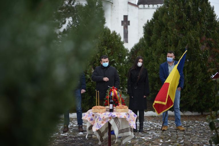 Elena Băsescu a depus o coroană de flori la Cimitirul de Onoare din Mircea Vodă